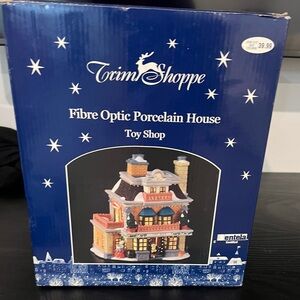 Trim Shoppe Fibre Optic Porcelain Toy Shop House – Christmas Decor (lights up)